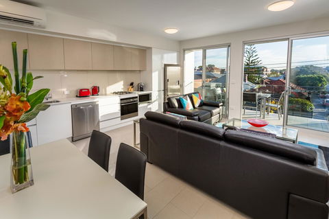 Hamilton Executive Apartments - QLD Tourism 9