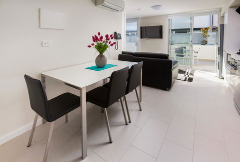 Hamilton Executive Apartments - QLD Tourism 3
