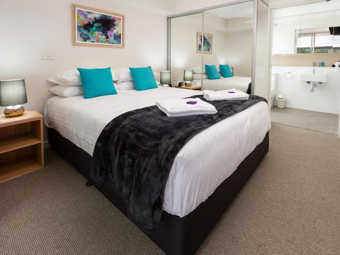 Hamilton Executive Apartments - QLD Tourism 13