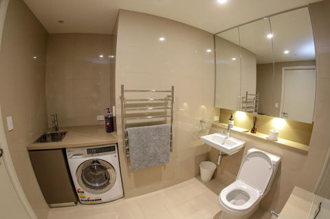 Olympic Park Sunshine 2 Bedrooms Apts With Private Parking - QLD Tourism 16