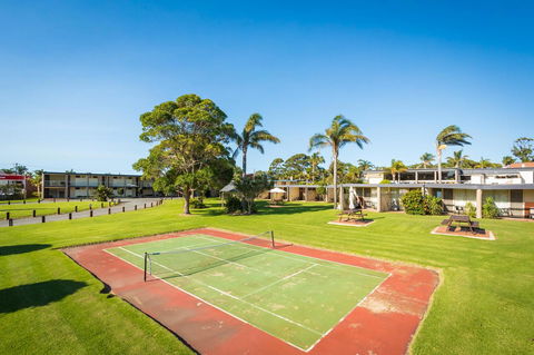 Black Dolphin Resort Motel & Apartments - QLD Tourism 26
