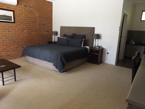 Federation Motel Resort - Corowa - Queensland Tourism 24