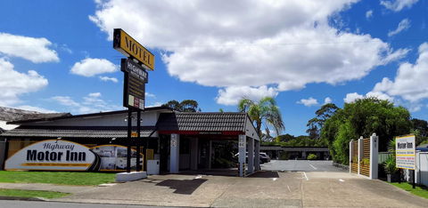 Highway Motor Inn Taree - Queensland Tourism 3