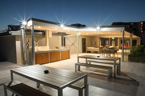 Studio 8 Residences - Adults Only - QLD Tourism 9