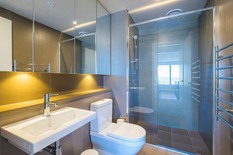 Australian Tower Stay - QLD Tourism 9