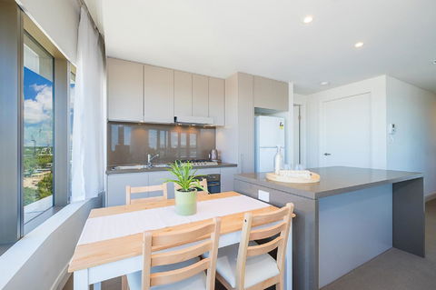 Australian Tower Stay - QLD Tourism 4