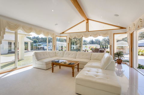 One Mile Mansion - Private Coastal Retreat FREE FAMILY ADVENTURE PASS - Queensland Tourism 11