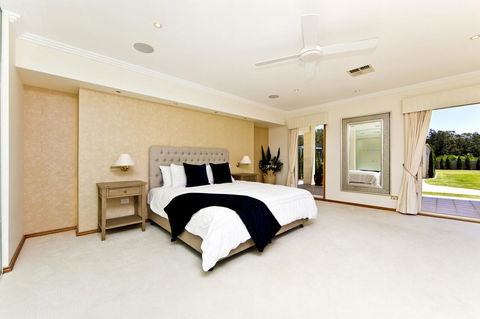 One Mile Mansion - Private Coastal Retreat FREE FAMILY ADVENTURE PASS - Queensland Tourism 7
