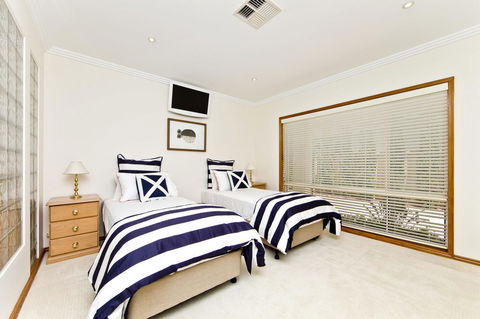 One Mile Mansion - Private Coastal Retreat FREE FAMILY ADVENTURE PASS - Queensland Tourism 17