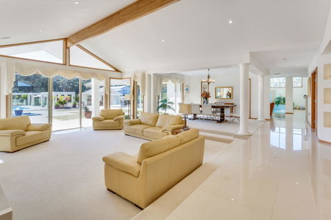 One Mile Mansion - Private Coastal Retreat FREE FAMILY ADVENTURE PASS - Queensland Tourism 12