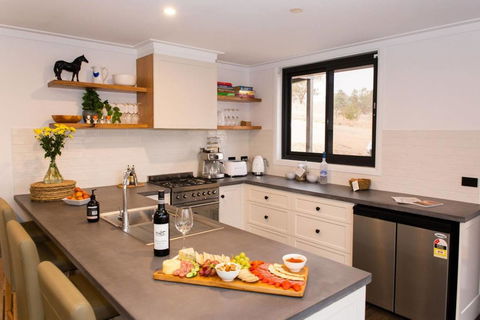 Belisi Farmstay Cottage - QLD Tourism 4