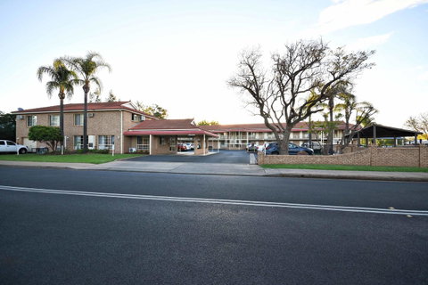 The Aberdeen Motel - QLD Tourism 11