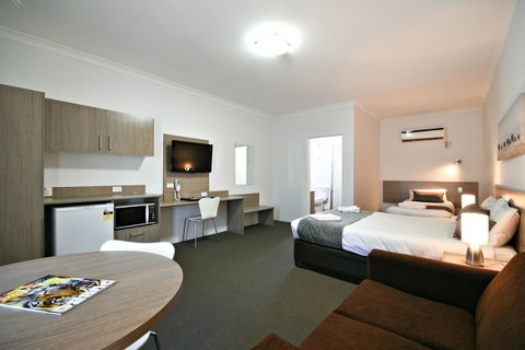 The Aberdeen Motel - QLD Tourism 5