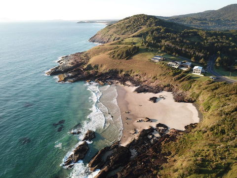 OceanScape Luxury Beachfront Villas - Queensland Tourism 13