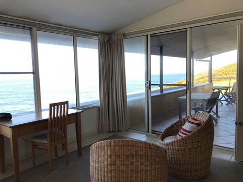 OceanScape Luxury Beachfront Villas - Queensland Tourism 6