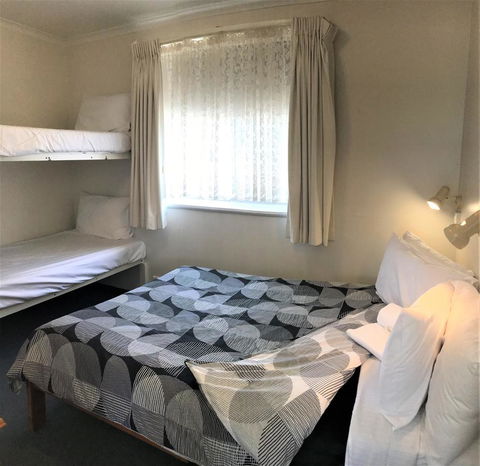 Kon Tiki Apartments - QLD Tourism 6