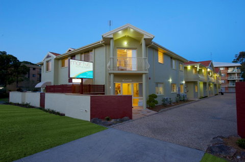 Marty's @ Little Beach - QLD Tourism 4