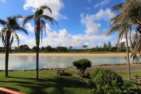 Beachfront 3, 25 Willow Street - QLD Tourism 7