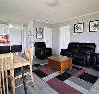 Beachfront 3 25 Willow Street - QLD Tourism