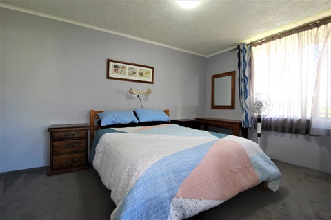 Beachfront 3, 25 Willow Street - QLD Tourism 9
