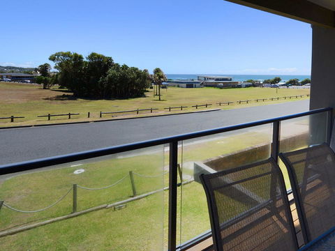 2 Cliff Road - QLD Tourism 4