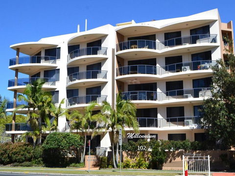 Millennium 102 With Pool In Complex - QLD Tourism 6