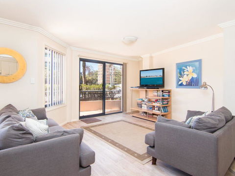 Millennium 102 With Pool In Complex - QLD Tourism 7
