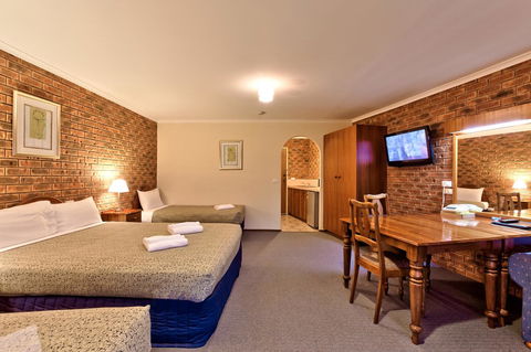 Hume Country Motor Inn - QLD Tourism 40