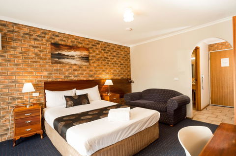 Hume Country Motor Inn - QLD Tourism 3