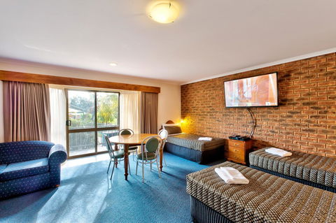 Hume Country Motor Inn - QLD Tourism 16