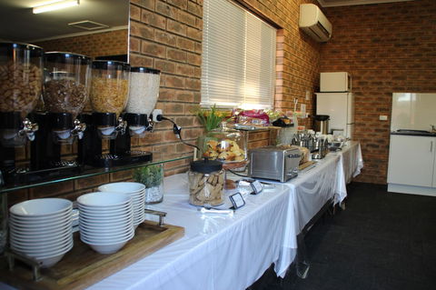 Hume Country Motor Inn - QLD Tourism 9