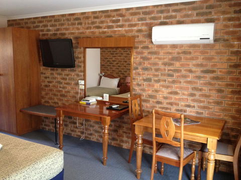 Hume Country Motor Inn - QLD Tourism 19