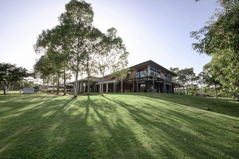 180Â° Water View Three Bedroom (wooden Furniture) - Queensland Tourism 13