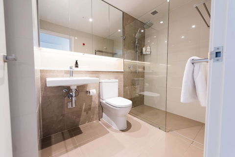180Â° Water View Three Bedroom (wooden Furniture) - Queensland Tourism 27