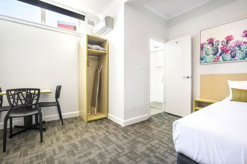 Nightcap At Hume Hotel - QLD Tourism 2