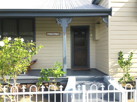 Caledonia Cottage - QLD Tourism 6