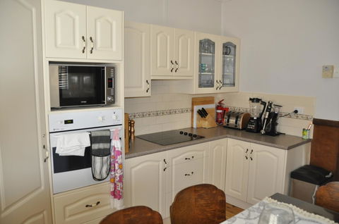 Caledonia Cottage - QLD Tourism 14