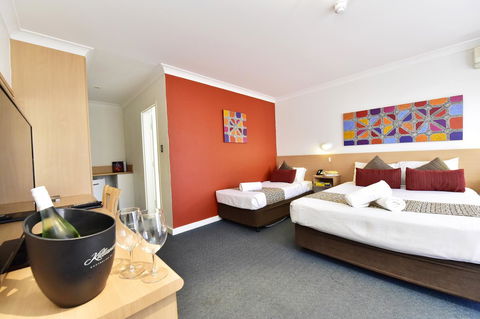 Diplomat Hotel Alice Springs - Queensland Tourism 10