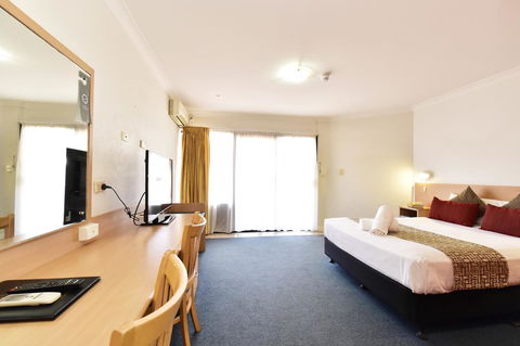 Diplomat Hotel Alice Springs - Queensland Tourism 23