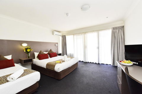 Diplomat Hotel Alice Springs - Queensland Tourism 12