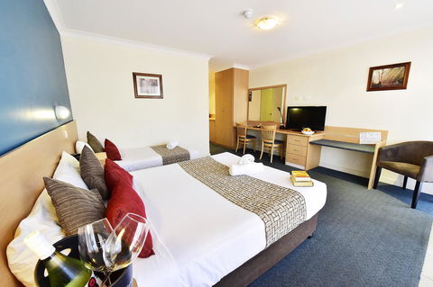 Diplomat Hotel Alice Springs - Queensland Tourism 13