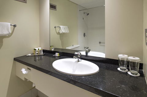 DoubleTree By Hilton Alice Springs - Queensland Tourism 22