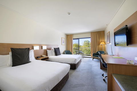 DoubleTree By Hilton Alice Springs - Queensland Tourism 24