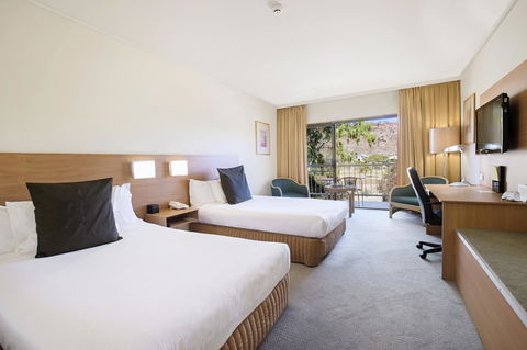 DoubleTree By Hilton Alice Springs - Queensland Tourism 41