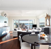 Art Deco Apartment With Breathtaking Water Views - Queensland Tourism