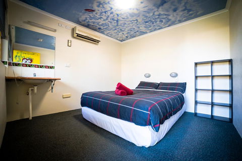 Jump Inn Alice Budget Accommodation - Queensland Tourism 9