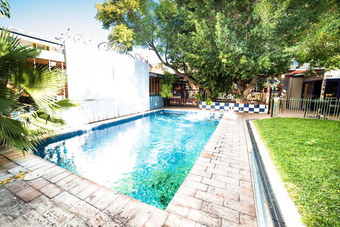 Jump Inn Alice Budget Accommodation - Queensland Tourism 1