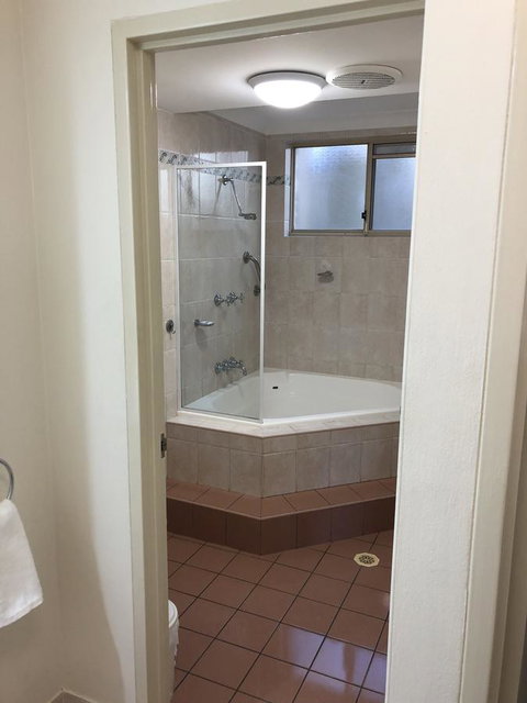Beaches Serviced Apartments - QLD Tourism 9