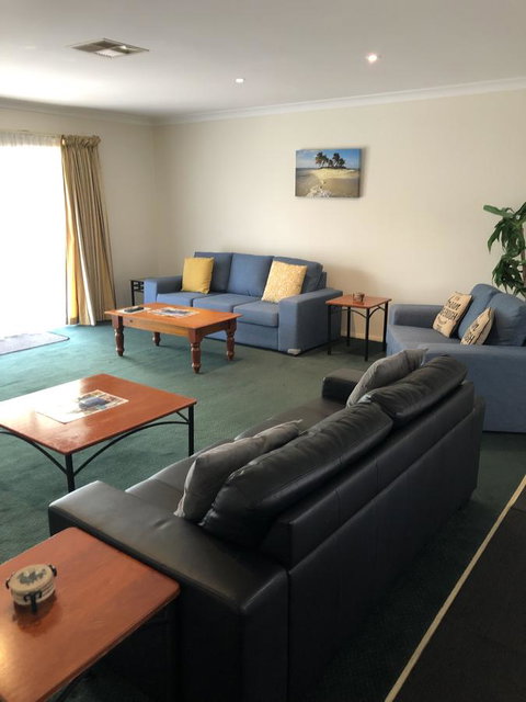 Beaches Serviced Apartments - QLD Tourism 7