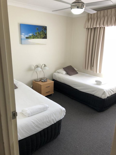 Beaches Serviced Apartments - QLD Tourism 13